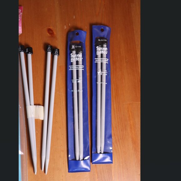 Lot of knitting needles for the avid or beginner knitter, sizes: 8, 11, 19 - Picture 3 of 9